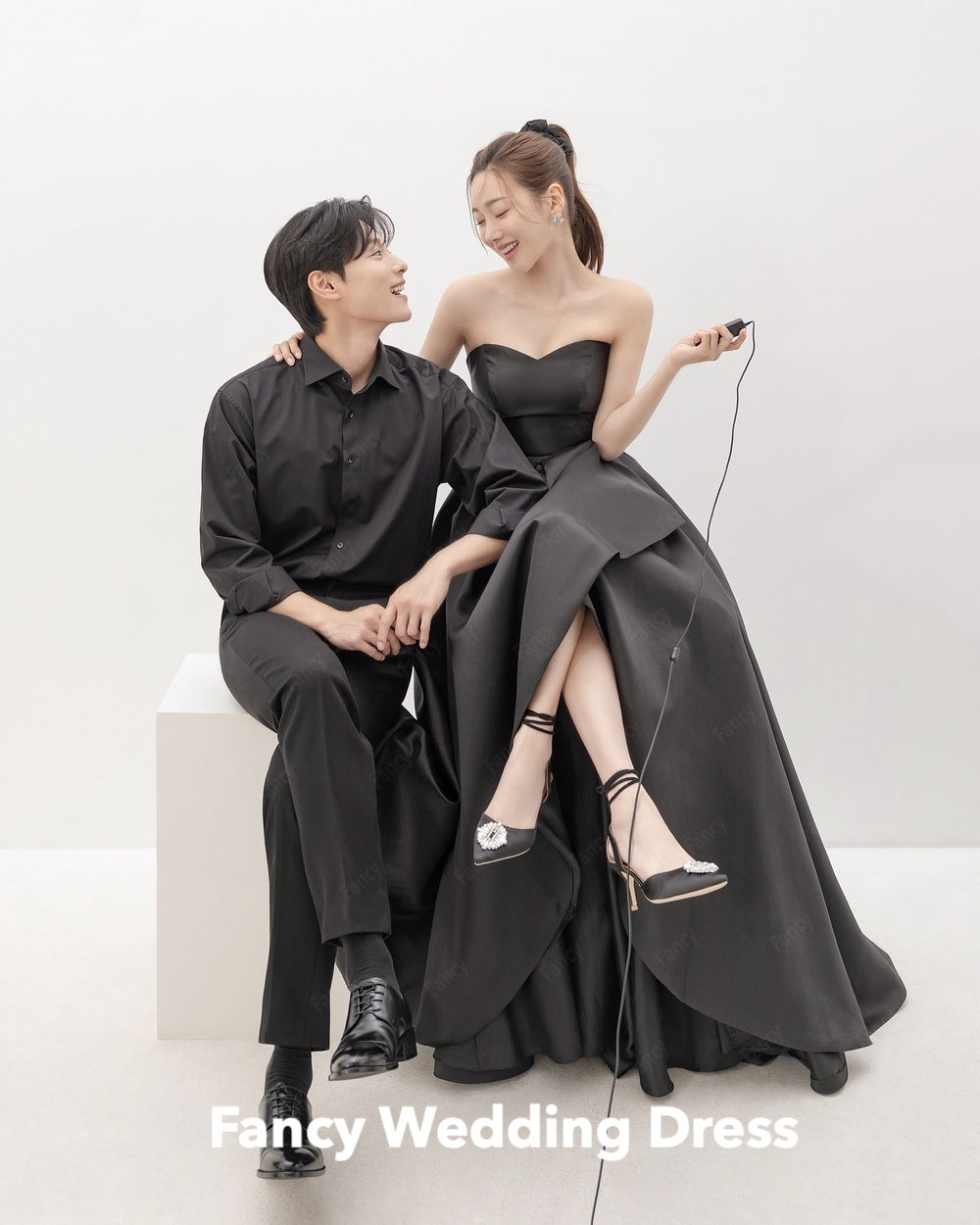 Fancy Simple Black V Neck Korea Wedding Dress Sleeveless A Line Satin Bridal Go image 4