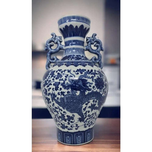 Classic Blue and White Dragon Porcelain Vase, Jingdezhen, China Vases