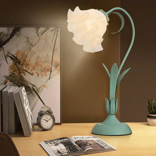 Romantic Flower Desk Lamp Table Desk Reading Light Retro Atmosphere Sense Bedside Table Lights for Home Bedroom