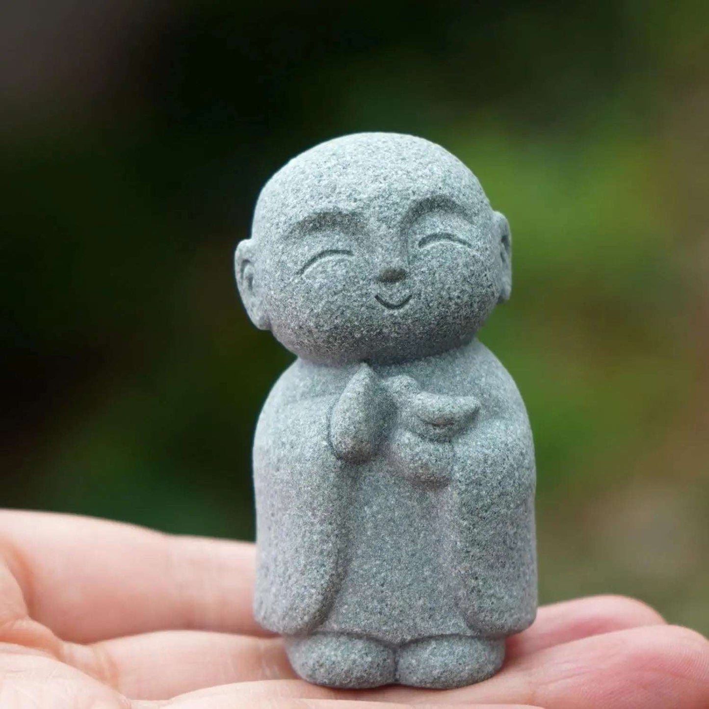 OwMell Japanese Jizo Monk Statue Praying, Buddha Jizo Statue Figurine Memorial Statue Aquarium Decoration for Garden Outdoor Orn