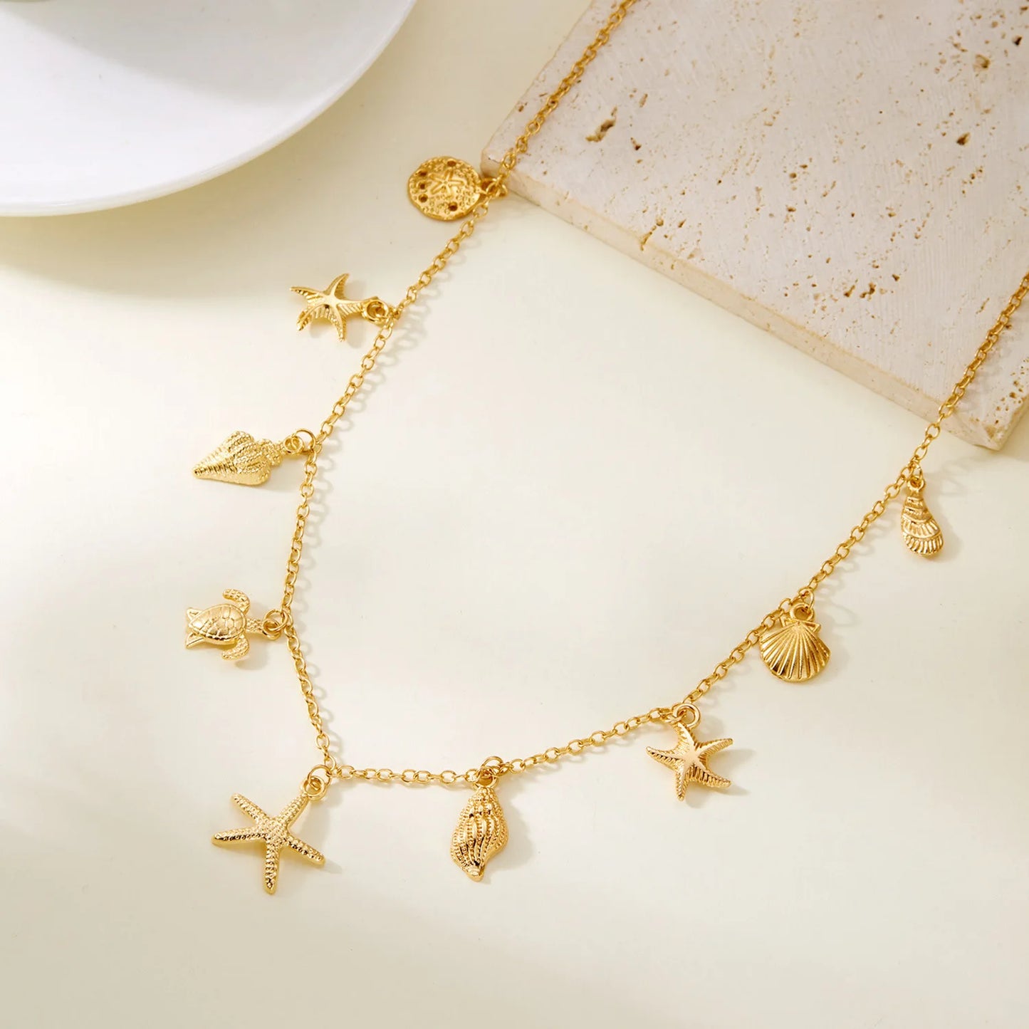 2025 New WoMen's Starfish, Conch Shell, And Turtle Pendant Necklace, Gold Color (One Piece), Fashionable Beach Style Necklace