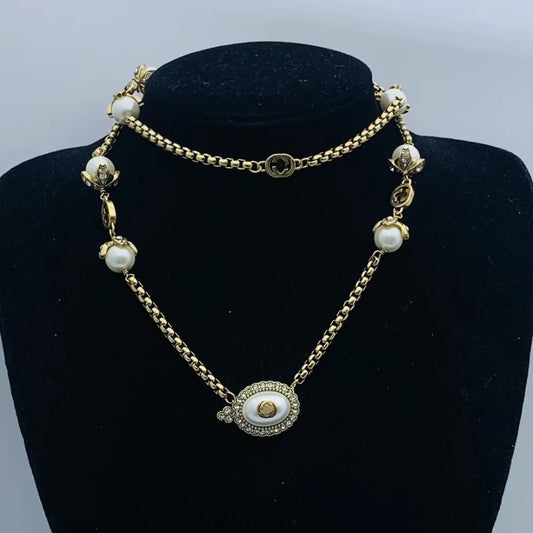 2025 New Luxury Letter Pendant Necklace Versatile and Fashionable for Women