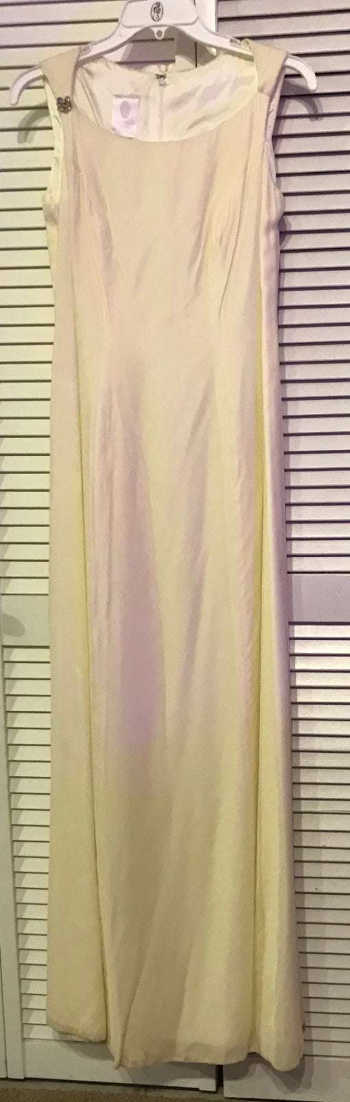 Women Dress Velvet Ivory Shoulder Button Size 8