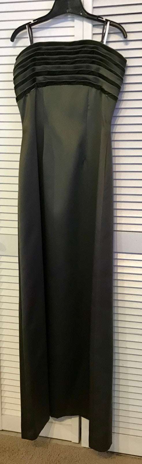 Women Dress Satin Green Velvet Bust line Size 10