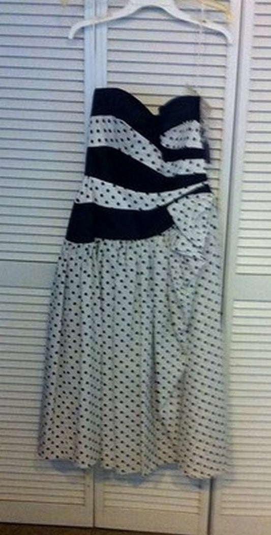 Victor Costa Women Dress Satin White Gold Trim Size 8 image 0