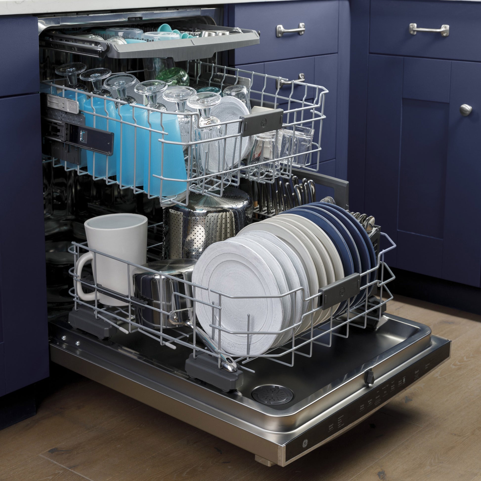 GE Top Control with Stainless Steel Interior Dishwasher with Sanitize Cycle and image 4