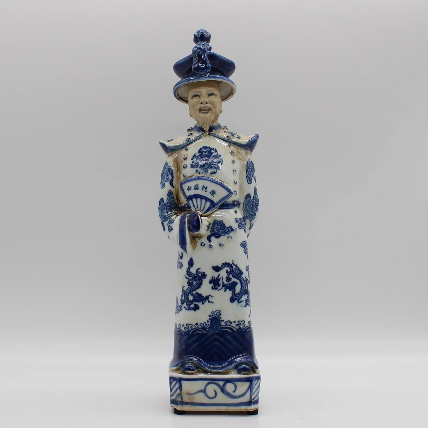 Ceramic statues of chinese emperor and empress in Qing dynasty, table accessory image 2
