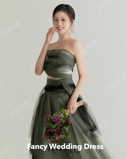 Fancy Simple Strapless A Line Wedding Dress A Line Tulle Sleeveless Bridal Gown image 2