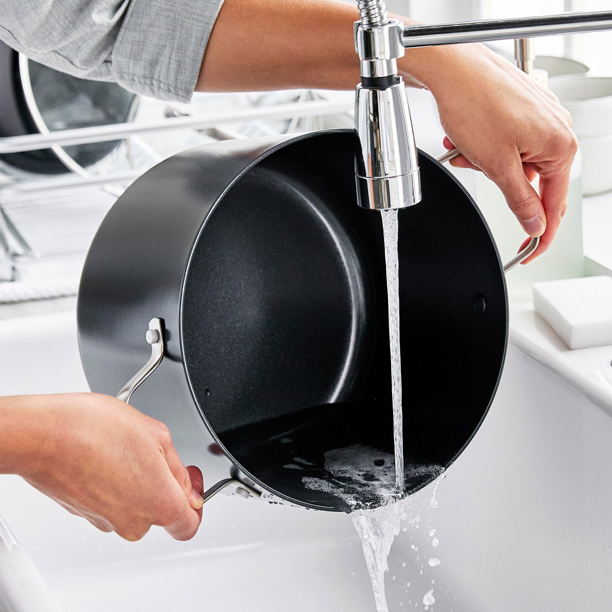 GreenPan Black Pro Ceramic Nonstick 13-piece Cookware Set image 6