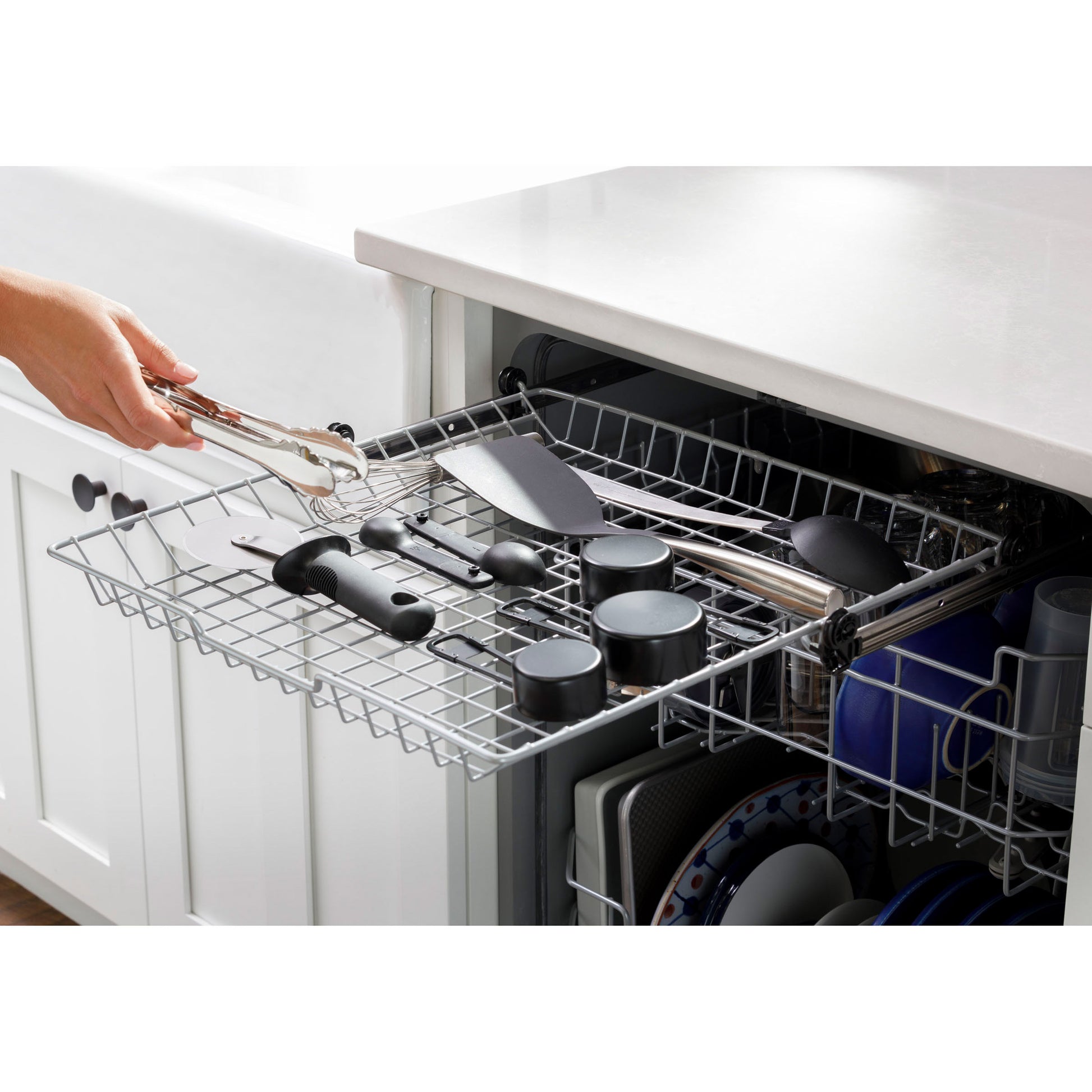 GE Top Control with Plastic Interior Dishwasher with Sanitize Cycle and Dry Boo image 2