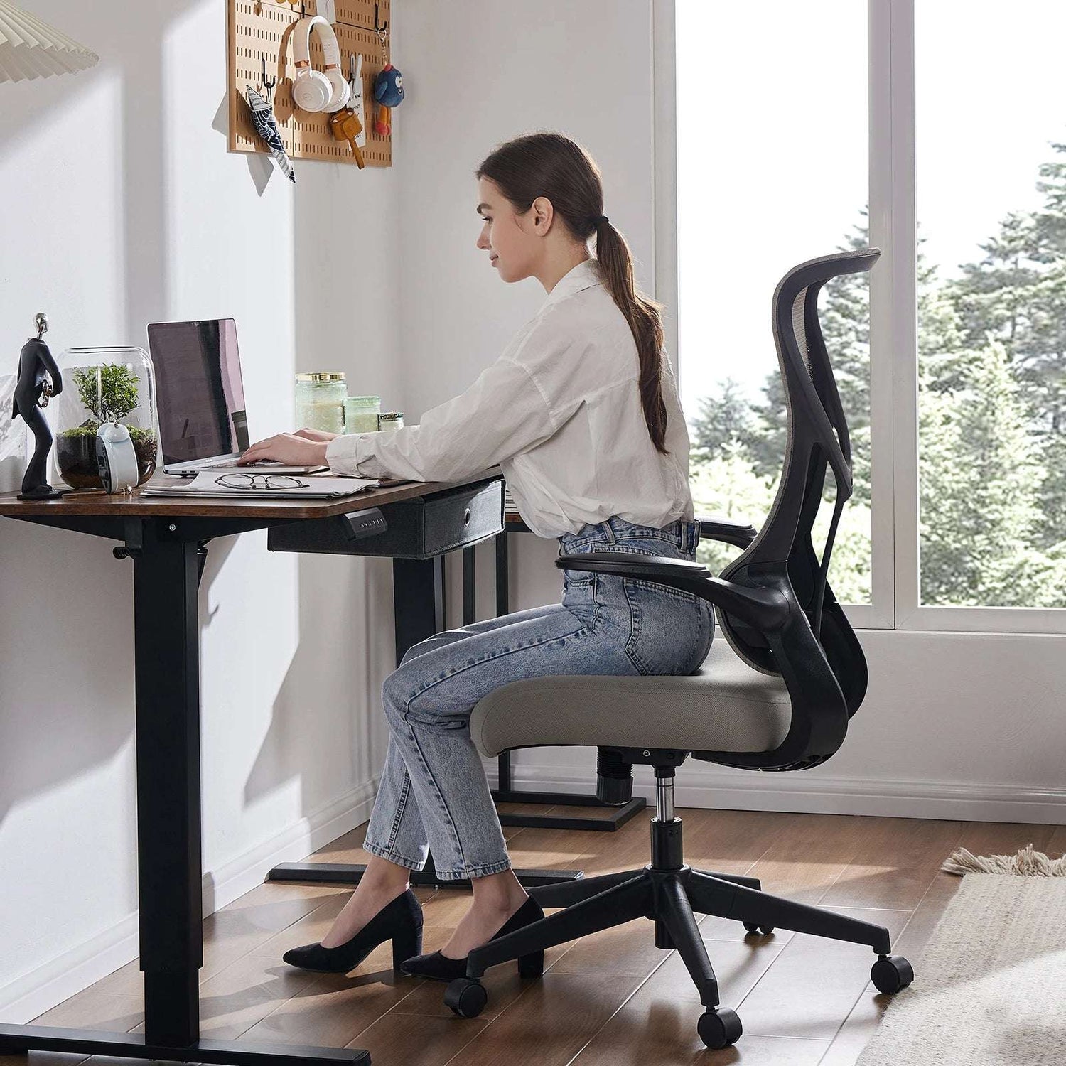 Ergonomic Mesh Lumbar Support Office Desk Computer Chair High Back Swivel Rolling Gaming Chairs With Wheels And Flip-up Arms