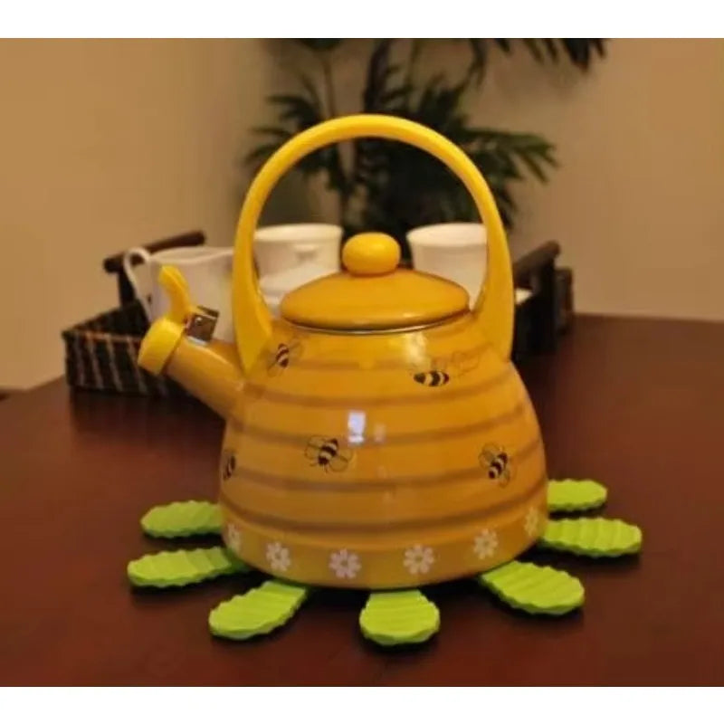 Bee Hive Design Teapot Water Kettle Kitchen Accessories Teteras (2.4 Quart, Bee Hive)