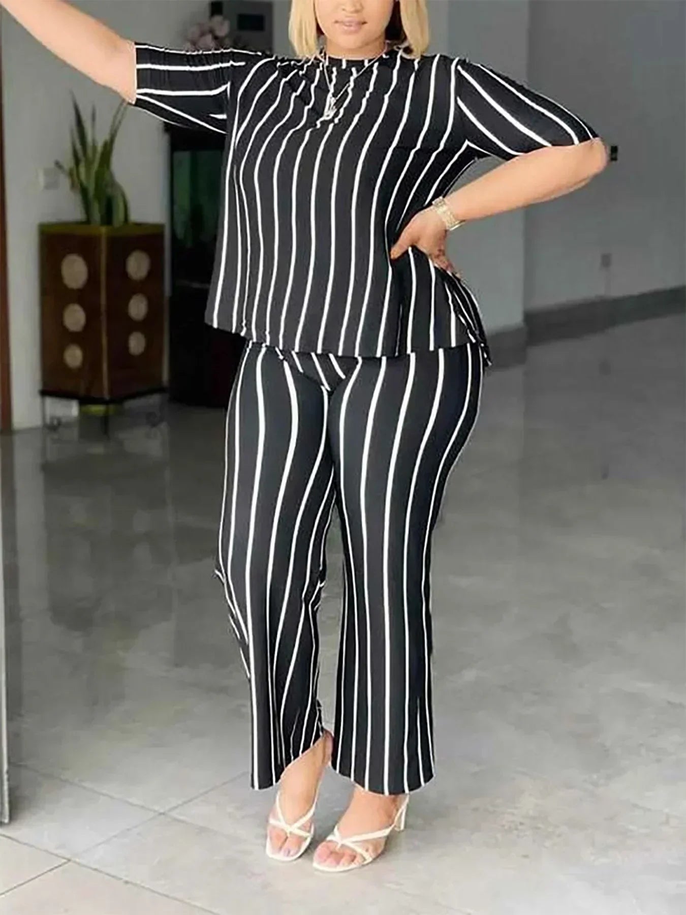Classic Black - And - White Striped Best - Seller Set: New Trend In Fashionable Versatility