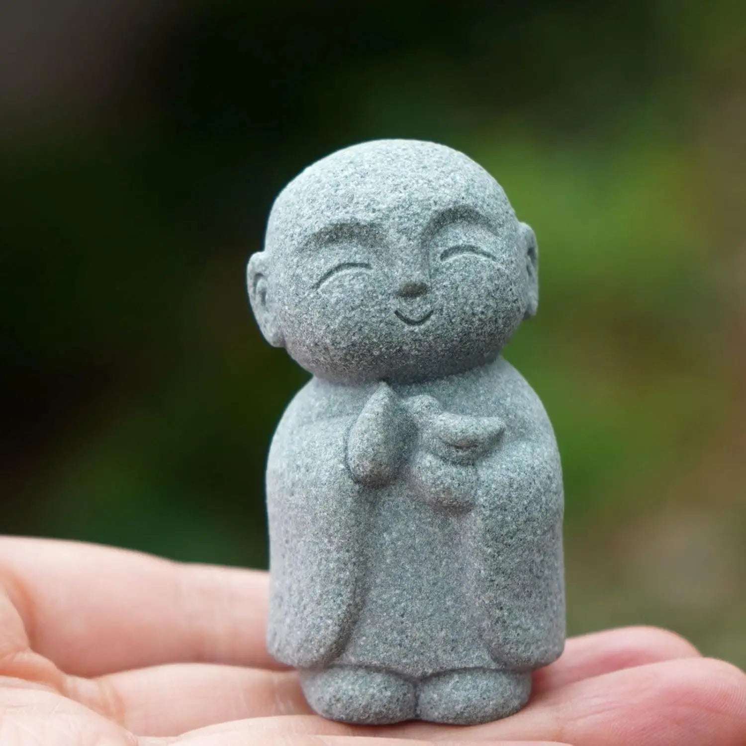 OwMell Japanese Jizo Monk Statue Praying, Buddha Jizo Statue Figurine Memorial Statue Aquarium Decoration for Garden Outdoor Orn