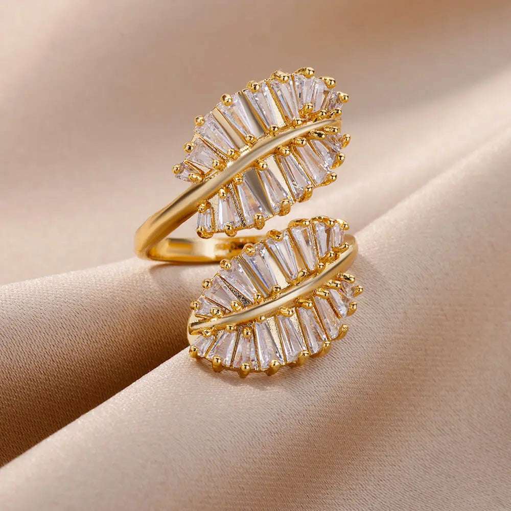 Luxury White Cubic Zirconia Plant Leaf Shape Rings for Women 2023 New INS Fashion Jewelry Gifts Party Dress Accessories