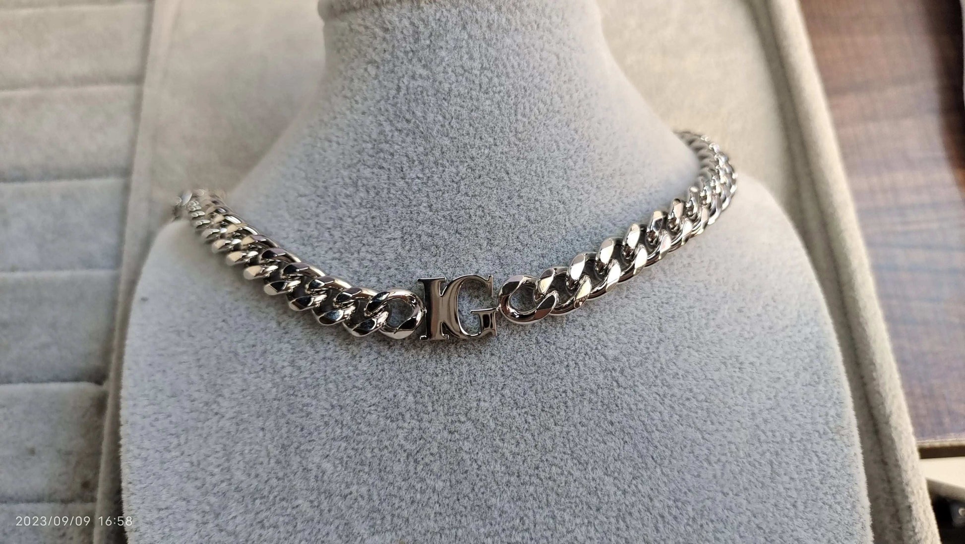 Doremi 8Mm Cuban Chain Initial Letters Necklace