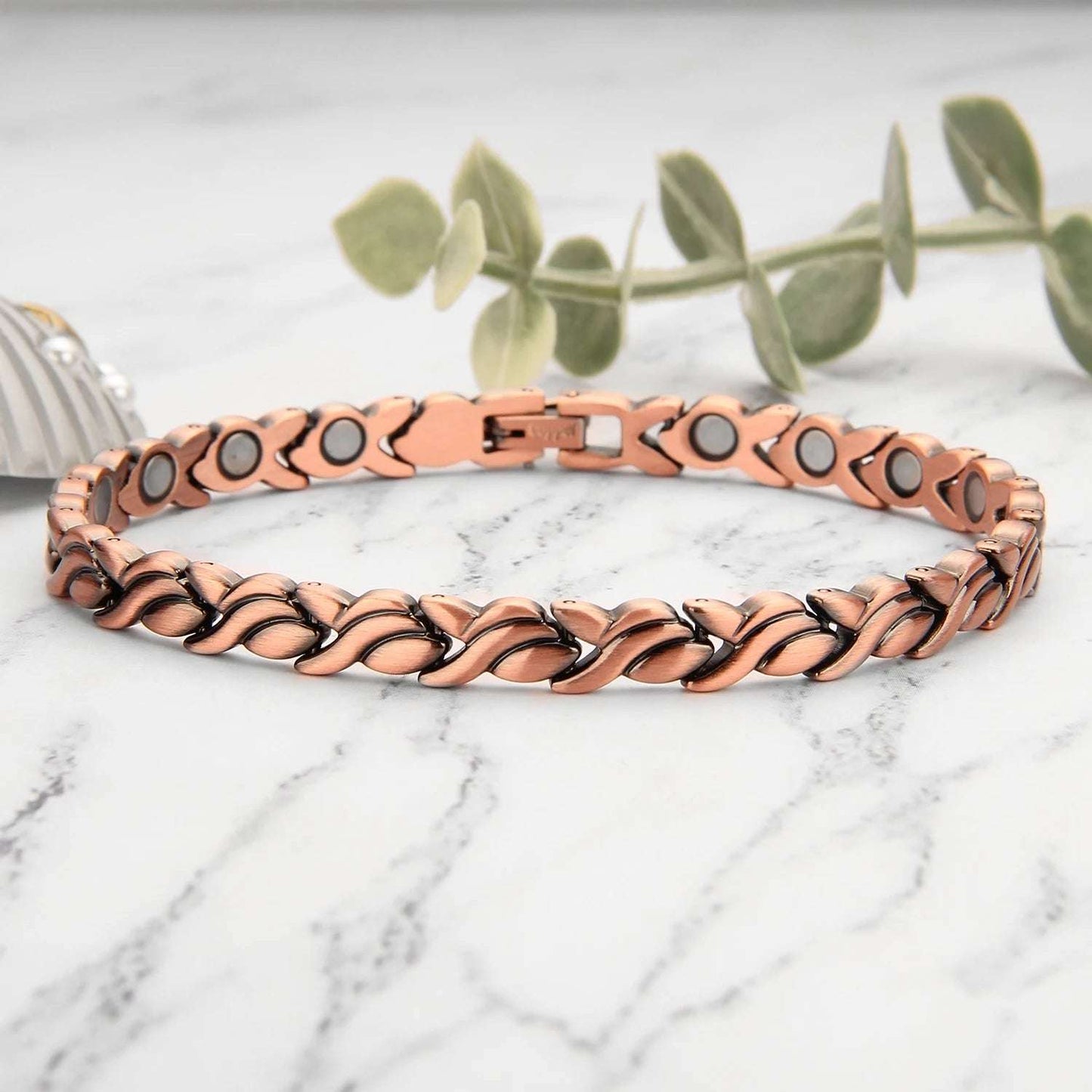 Copper magnetic bracelet with classic flowers for adjustable gifts for family and friends