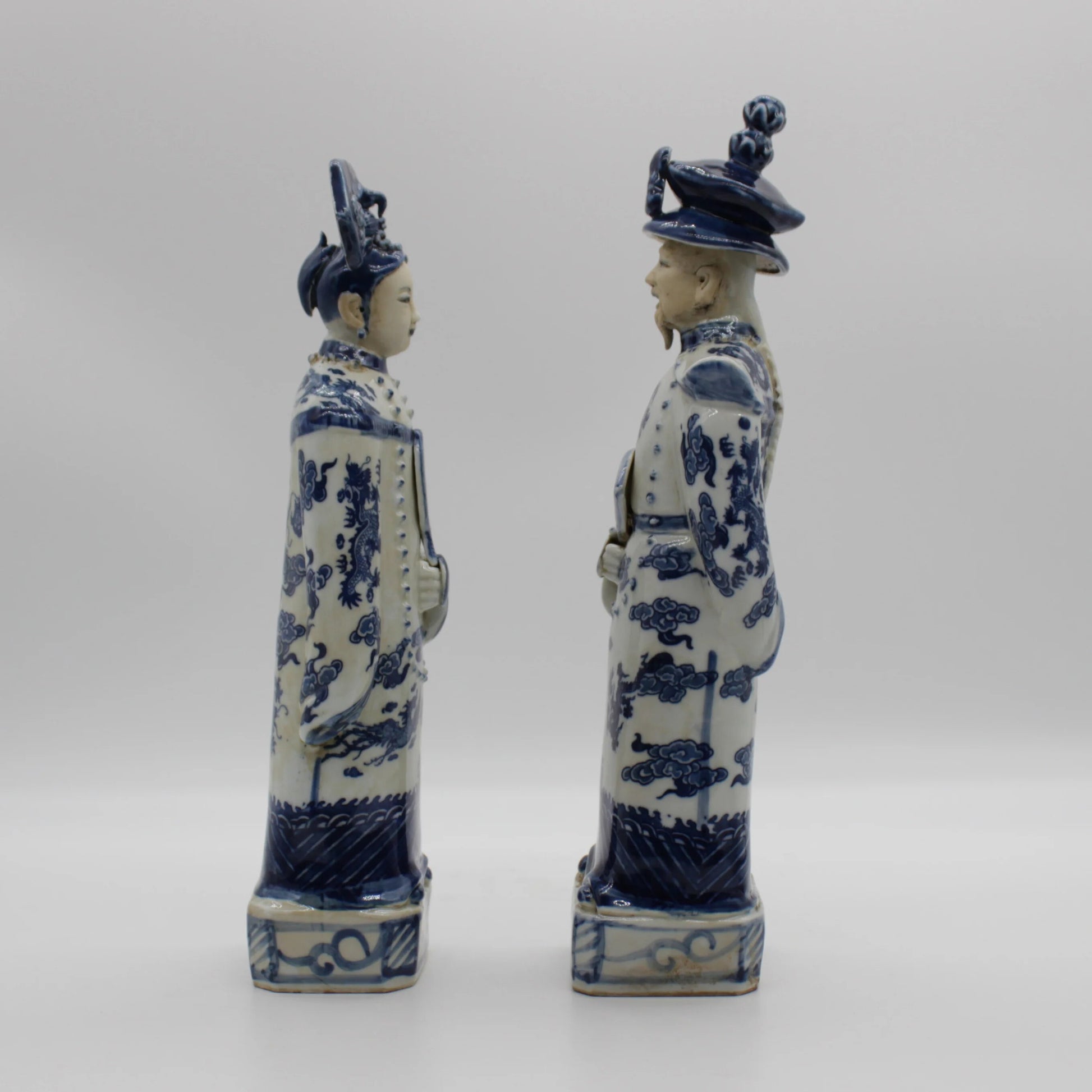 Ceramic statues of chinese emperor and empress in Qing dynasty, table accessory image 4